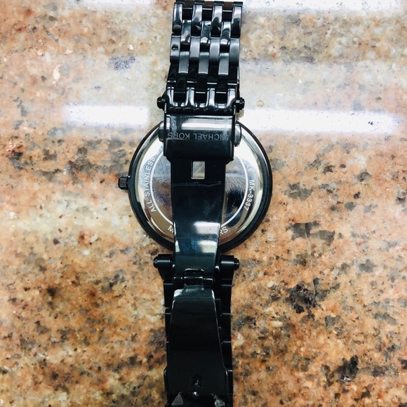 Michael Kors Women’s Runway Stainless-Steel Watch - Picture 2 of 4